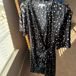 Socialite mini wrap black and write fress